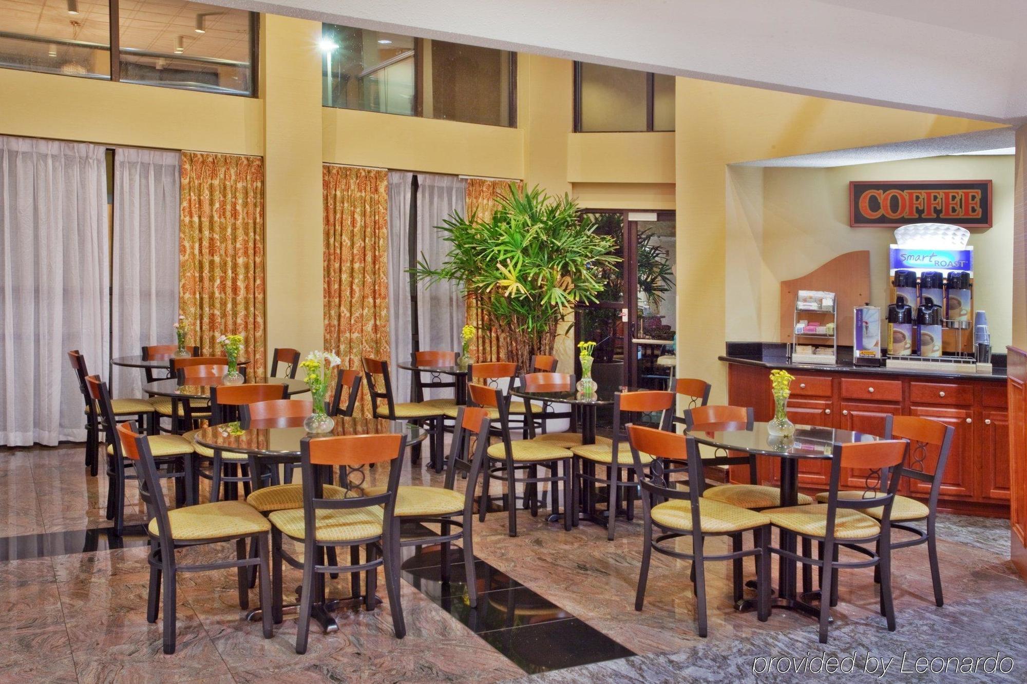 Holiday Inn Express Hotel & Suites Lawrenceville By Ihg Luaran gambar